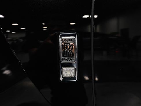 Used 2012 Rolls-Royce Ghost RWD image 32