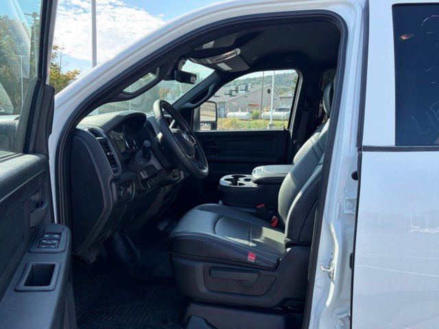 New 2026 RAM 3500 Tradesman w/ Commercial Features Package AWD/4WD image 36