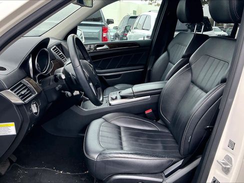 Used 2014 Mercedes-Benz GL 450 4MATIC image 26