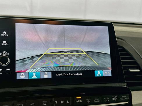 Used 2025 Honda Odyssey Sport-L image 21