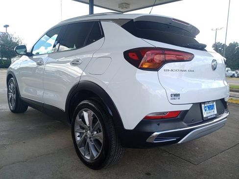 Used 2022 Buick Encore GX Essence w/ Advanced Technology Package FWD image 3