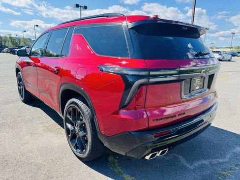 Used 2024 Chevrolet Traverse RS w/ LPO, Floor Liner Package image 6