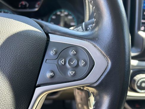 Used 2022 Chevrolet Colorado LT w/ LT Convenience Package AWD/4WD image 21