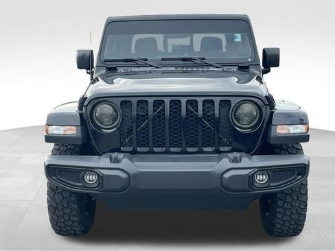 Used 2022 Jeep Gladiator Willys image 2