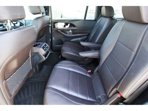 Used 2023 Mercedes-Benz GLS 450 4MATIC image 7