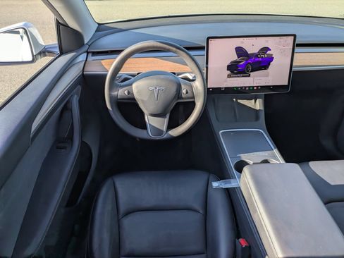 Used 2023 Tesla Model Y Long Range AWD/4WD image 28