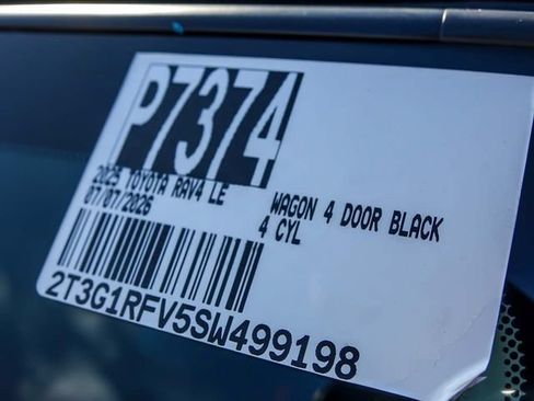 Used 2025 Toyota RAV4 LE AWD/4WD image 30