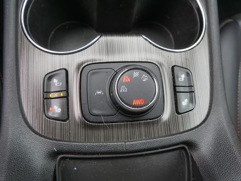Used 2021 GMC Acadia SLT AWD/4WD image 29