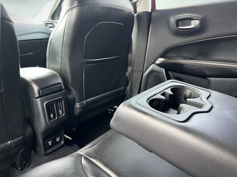 Used 2018 Jeep Compass Limited AWD/4WD image 20