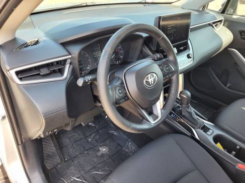 Used 2023 Toyota Corolla Cross LE AWD/4WD image 23