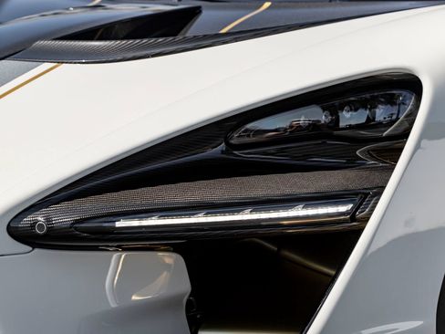 Used 2019 McLaren Senna RWD image 4