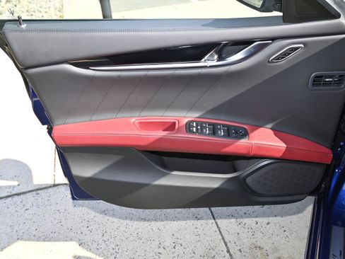 Certified 2022 Maserati Ghibli Modena Q4 image 17