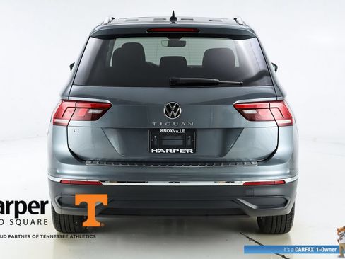 Used 2024 Volkswagen Tiguan SE w/ Panoramic Sunroof Package FWD image 8
