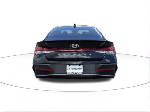 New 2026 Hyundai Elantra SEL Sport FWD image 4