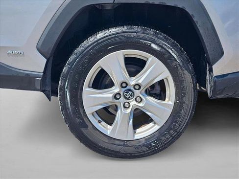 Used 2021 Toyota RAV4 XLE image 4