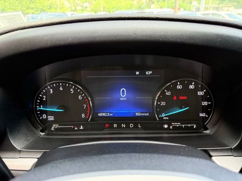 Used 2023 Ford Explorer XLT AWD/4WD image 12