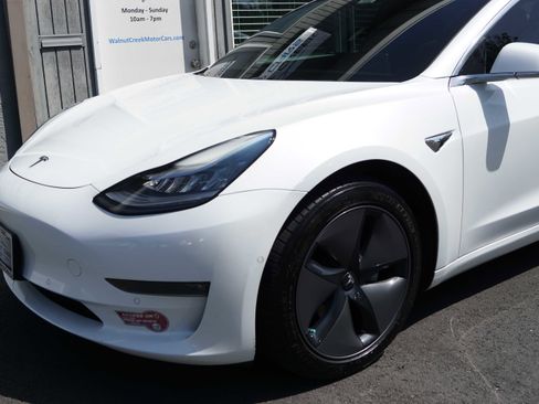 Used 2020 Tesla Model 3 Long Range image 21