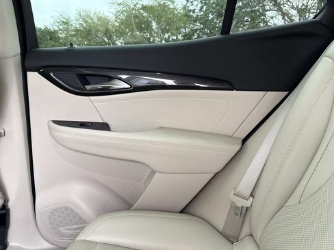 Used 2022 Buick Envision Essence w/ Technology Package I image 15