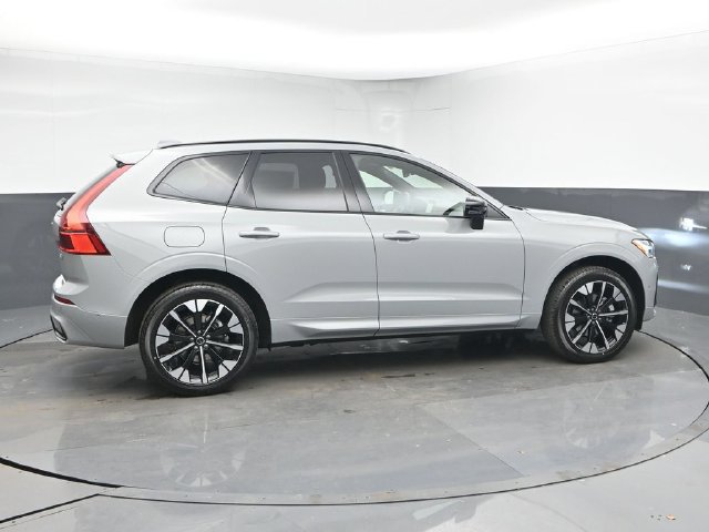 New 2026 Volvo XC60 B5 Plus w/ Protection Package Premier AWD/4WD image 9