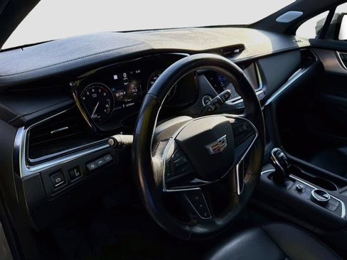 Used 2023 Cadillac XT5 Premium Luxury w/ Technology Package FWD image 9