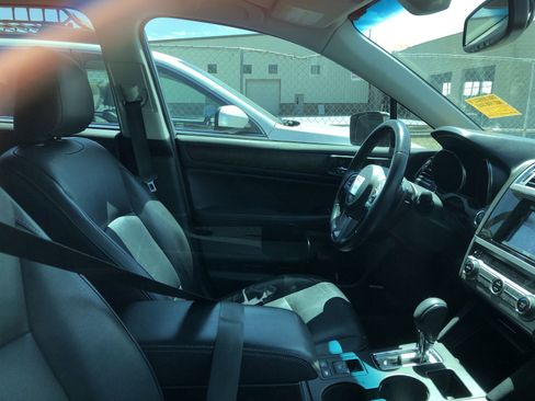 Used 2015 Subaru Outback 2.5i Limited AWD/4WD image 6