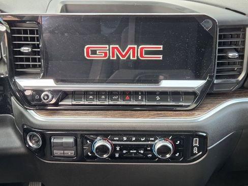 Used 2025 GMC Sierra 1500 SLE w/ X31 Off-Road Package AWD/4WD image 19