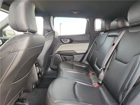 Used 2025 Jeep Compass Limited AWD/4WD image 8
