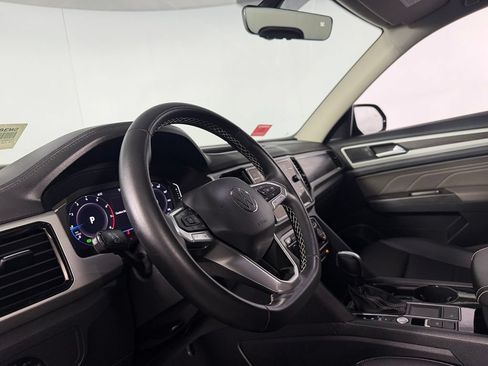 Used 2023 Volkswagen Atlas SE w/ Black Wheel Package FWD image 22