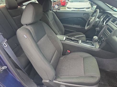 Used 2011 Ford Mustang Coupe w/ 101A Rapid Spec Order Code RWD image 12