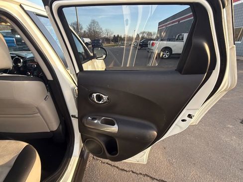 Used 2014 Nissan Juke SV image 14