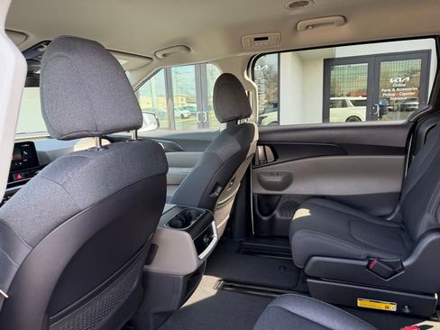 New 2026 Kia Carnival LX FWD image 19