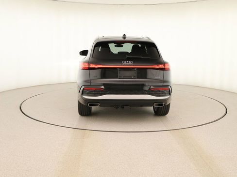 Certified 2025 Audi Q5 Prestige image 6