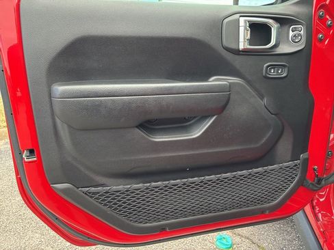 Used 2022 Jeep Wrangler Willys image 11