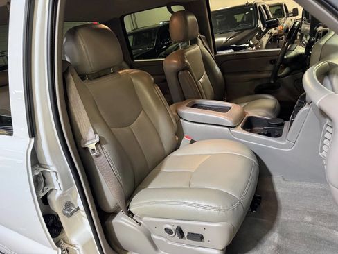 Used 2005 Chevrolet Silverado 3500 LT w/ Heavy-Duty Power Package image 58