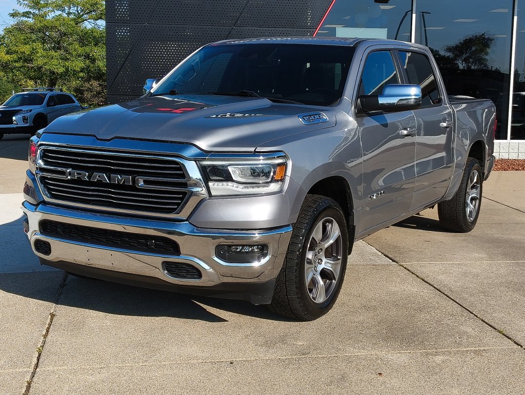 Used 2023 RAM 1500 Laramie AWD/4WD image 1