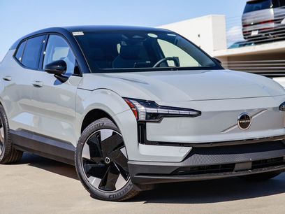 New 2026 Volvo EX30 Plus w/ Protection Package