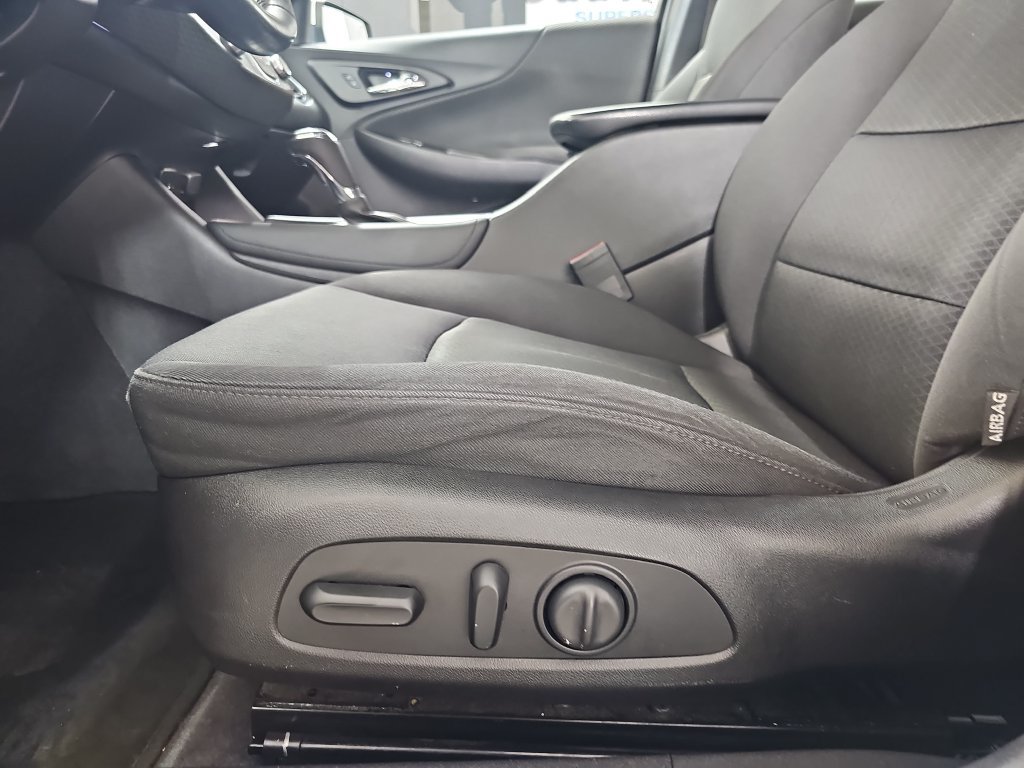 Used 2016 Chevrolet Malibu LT w/ Driver Confidence Package FWD image 33