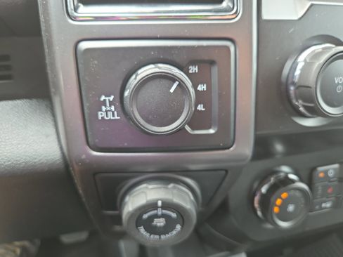 Used 2020 Ford F150 XLT w/ Equipment Group 302A Luxury AWD/4WD image 15