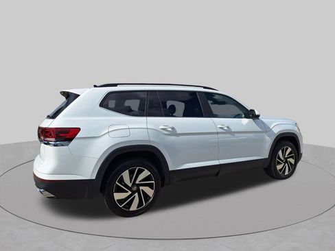 Used 2025 Volkswagen Atlas SE FWD image 3