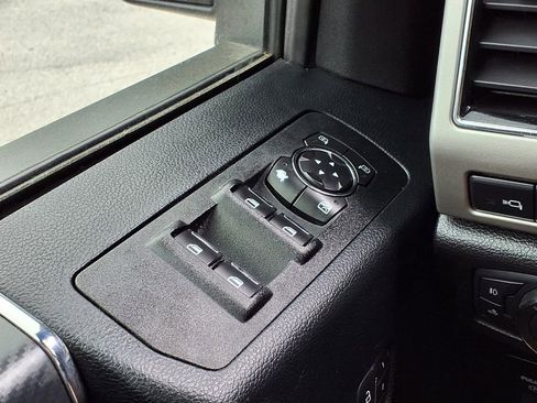 Used 2020 Ford F150 Lariat w/ Equipment Group 502A Luxury AWD/4WD image 39