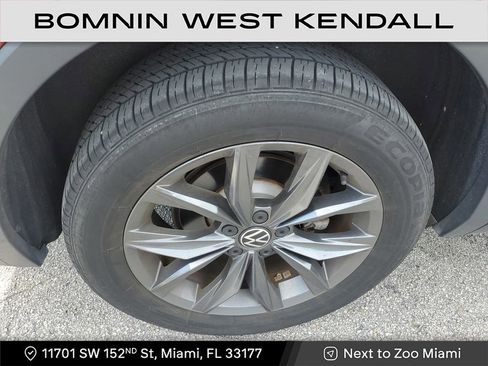 Used 2023 Volkswagen Tiguan SE image 9
