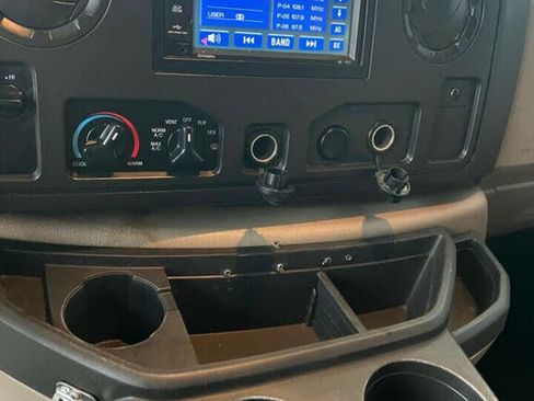 Used 2014 Ford E-350 and Econoline 350 Super Duty image 46