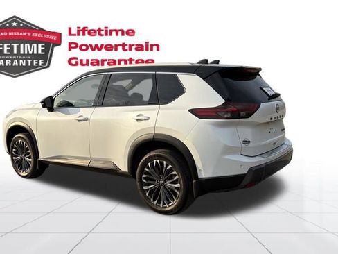 Certified 2025 Nissan Rogue SL w/ Tech Package image 3