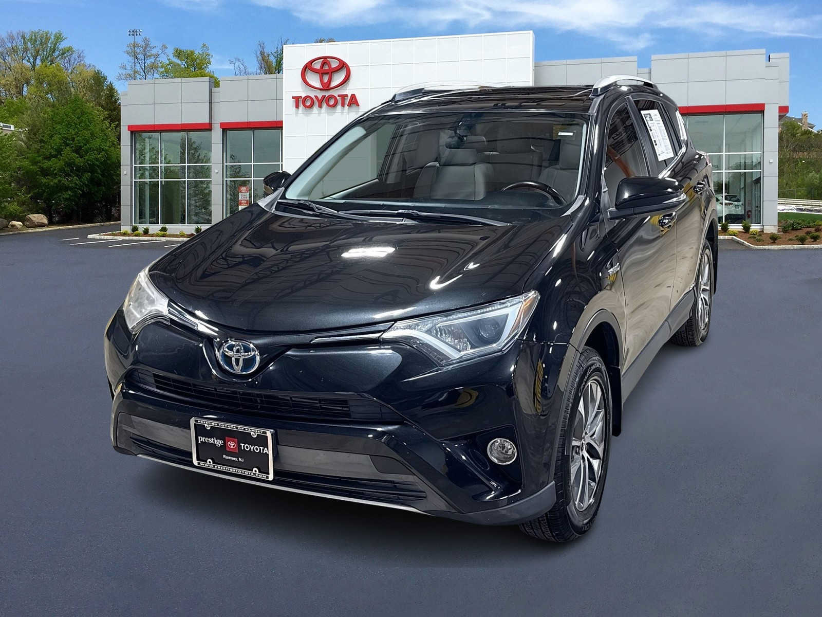 Certified 2016 Toyota RAV4 XLE AWD/4WD image 1