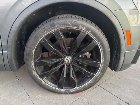 Used 2021 Volkswagen Tiguan SE R-Line image 11