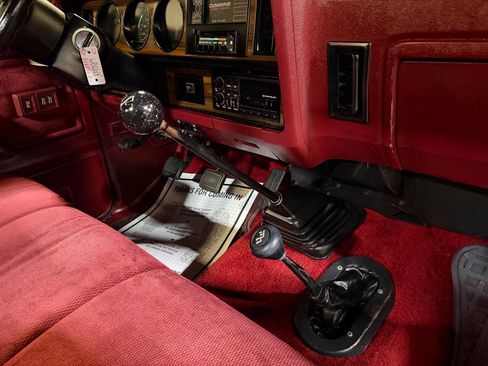 Used 1992 Dodge D/W Truck 250 image 8