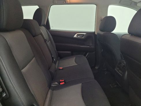 Used 2017 Nissan Pathfinder SV AWD/4WD image 19