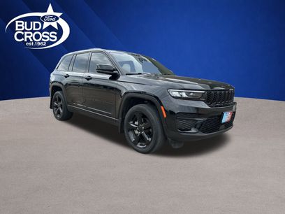 Used 2023 Jeep Grand Cherokee Altitude