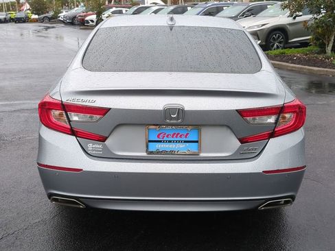 Used 2018 Honda Accord Touring image 6