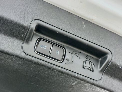 Used 2021 Ford Explorer XLT w/ Equipment Group 202A AWD/4WD image 32